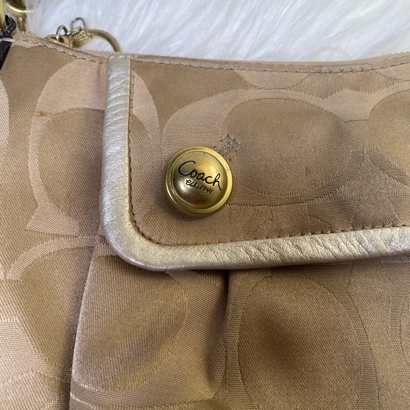 Coach Signature Beige shoulder Handbag - Picture 3 of 15